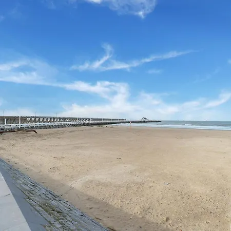 Beachfront Near The Market *